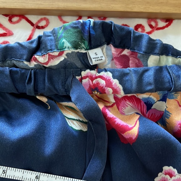 Johnny Was blue floral silk pant, size S - Picture 7 of 7